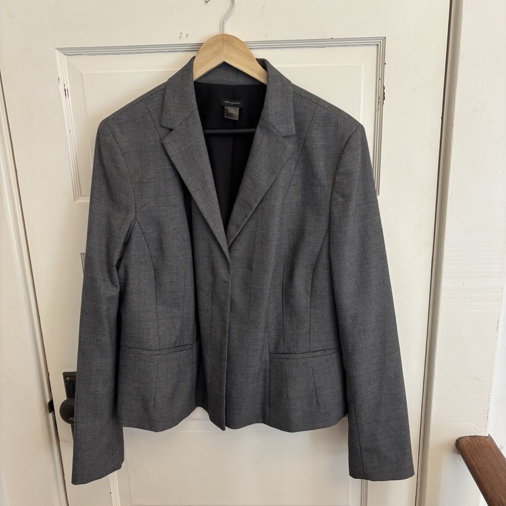 Ann Taylor Women's Grey Three Button Blazer Pockets Lined Size 18